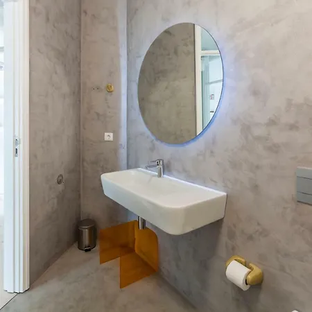 Spacious And Bright Ap Ii *