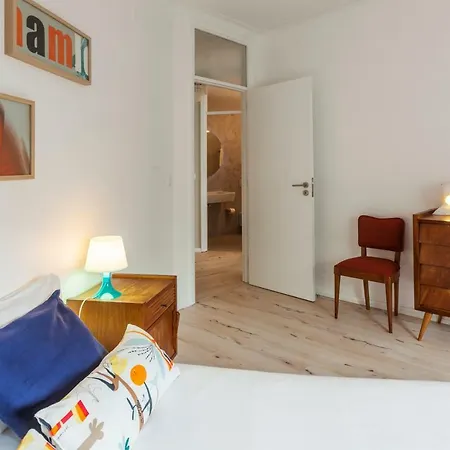Spacious And Bright Ap Ii Apartment Porto